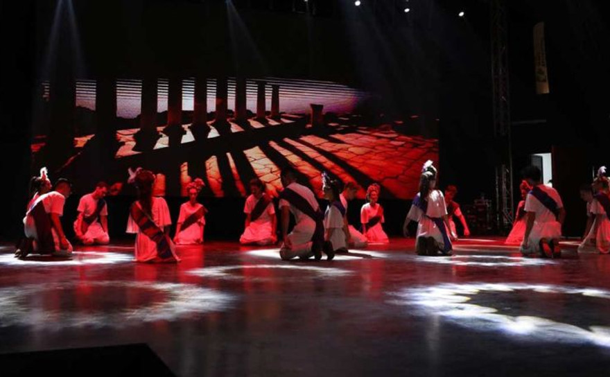İzmit’ten Derince’ye Yayılan Nikomedia Ateşi: Büyülü Geceyle Muhteşem Festival Başladı