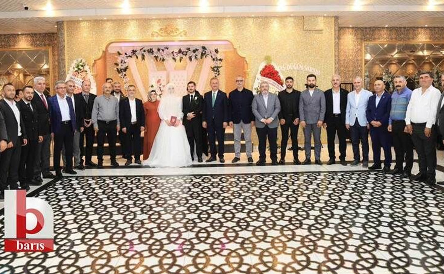 Gebze’deki siyasileri buluşturan düğün