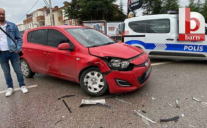 Kocaeli’de 2 otomobil çarpıştı: 2 çocuk yaralandı