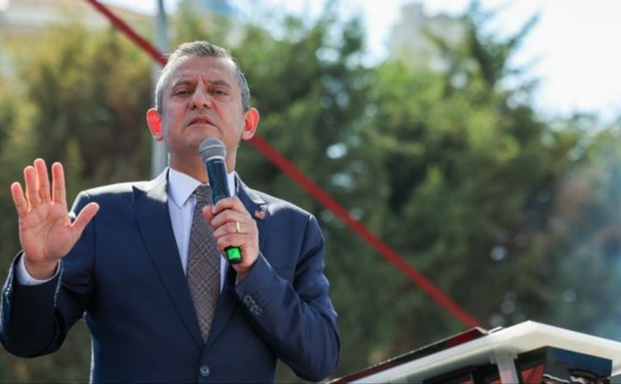 Özgür Özel'den 'Ayağa kalkma' eleştirilerine yanıt geldi