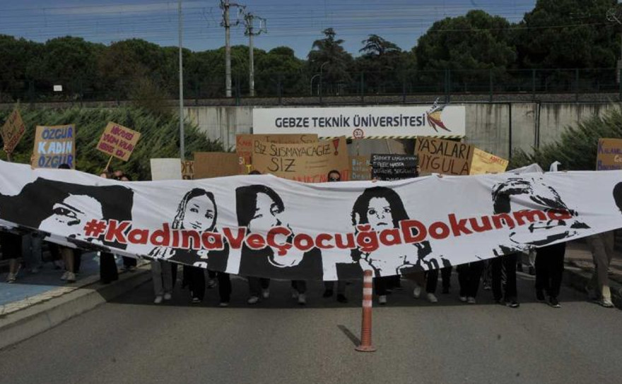 GTÜ’lü öğrenciler kadın cinayetlerine karşı yürüdü