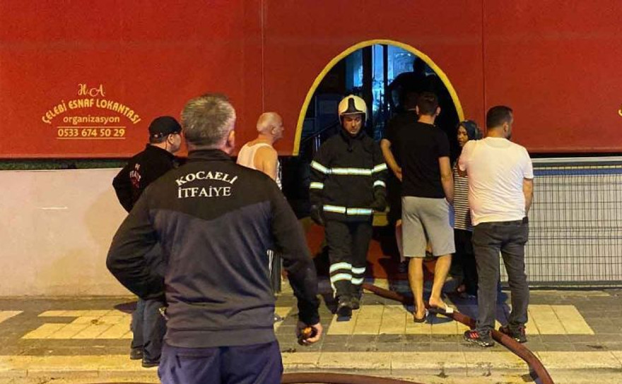 Buzdolabı lokantada yangın çıkardı
