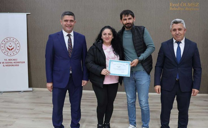Kocaeli’de yeni evli çiftlere ‘Evlilik’ sertifikası