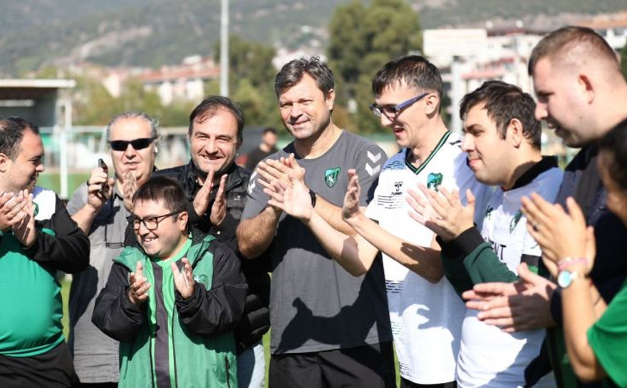 Özel çocuklardan Kocaelispor'a özel ziyaret