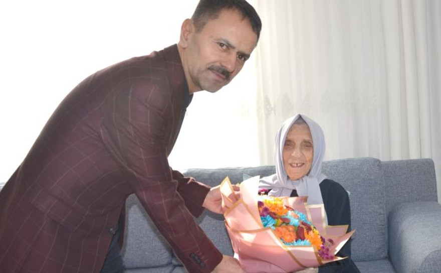 Vali Aktaş'tan anlamlı Cumhuriyet Bayramı ziyareti