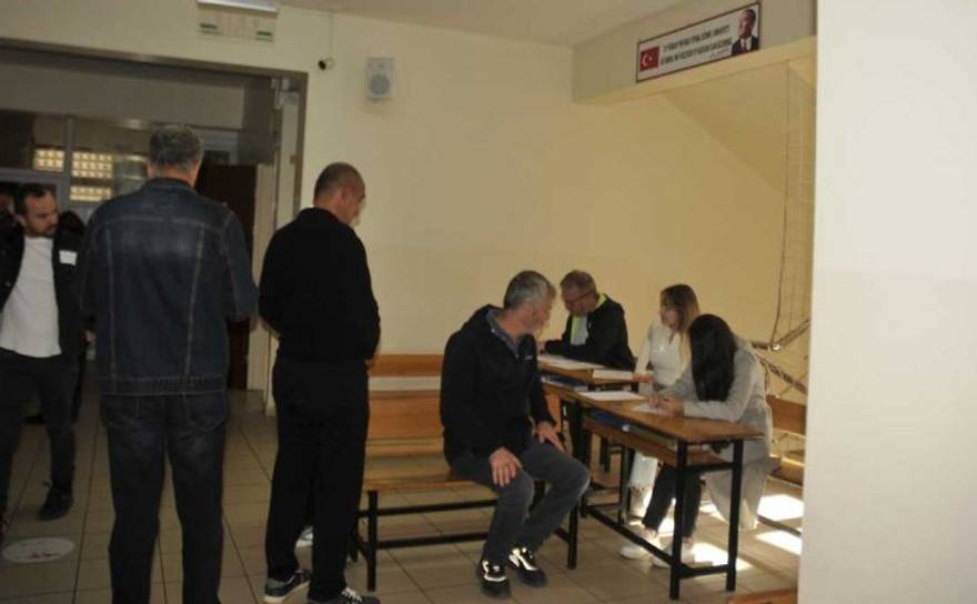 Batı yakasında soydaşlar sandık başında