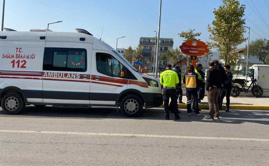 Kocaeli’de kaldırıma çarpıp yaralandılar