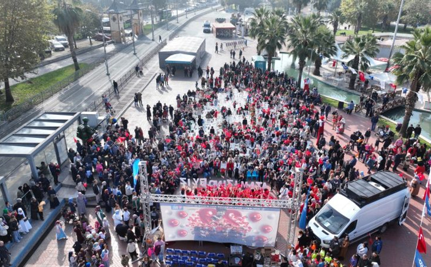 Kocaeli'de Cumhuriyet Bayramı coşkusu: 101. yıl etkinlikleri başladı