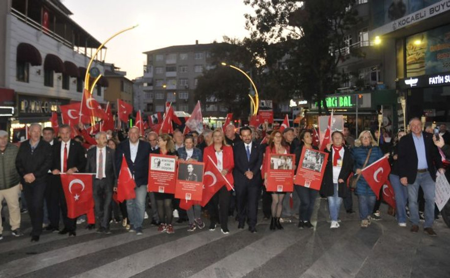 CHP Gebze’de coşkulu 29 Ekim yürüyüşü