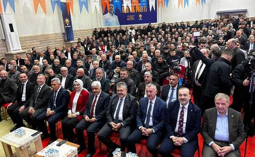 AKP’li başkan Atatürk’ü unuttu!
