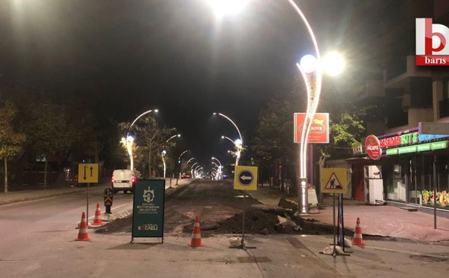 İzin alınmadan yapılan çalışmalar trafik aksamalarına yol açıyor