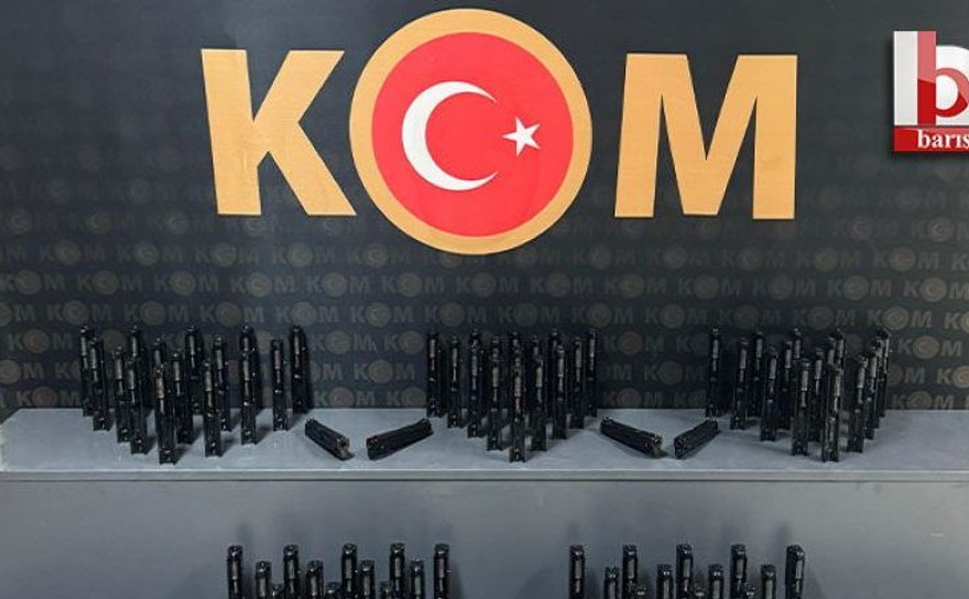 Kocaeli'de durdurulan araçta kaçak silah malzemeleri ele geçirildi