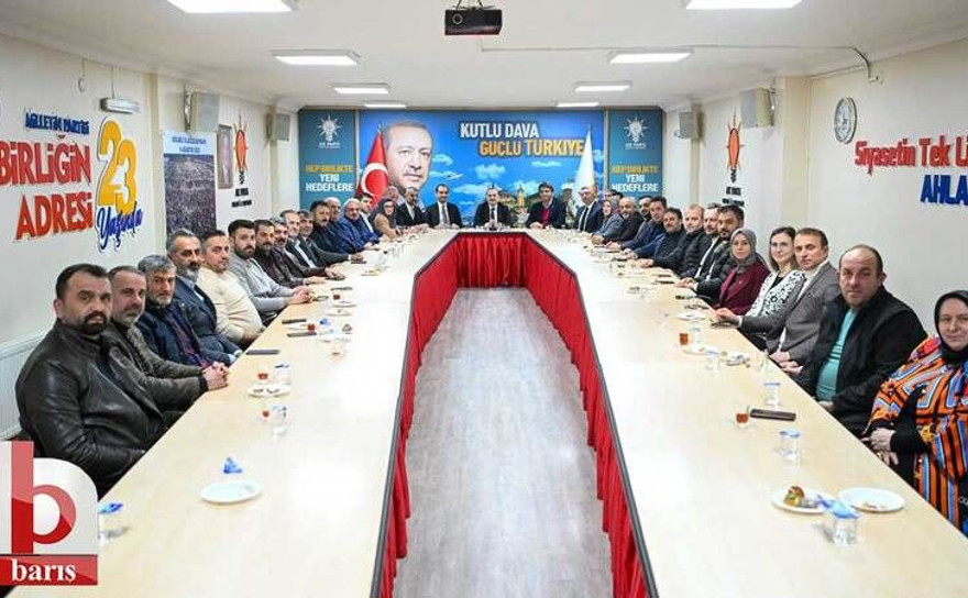 AKP’li belediye başkanları il başkanına gitti