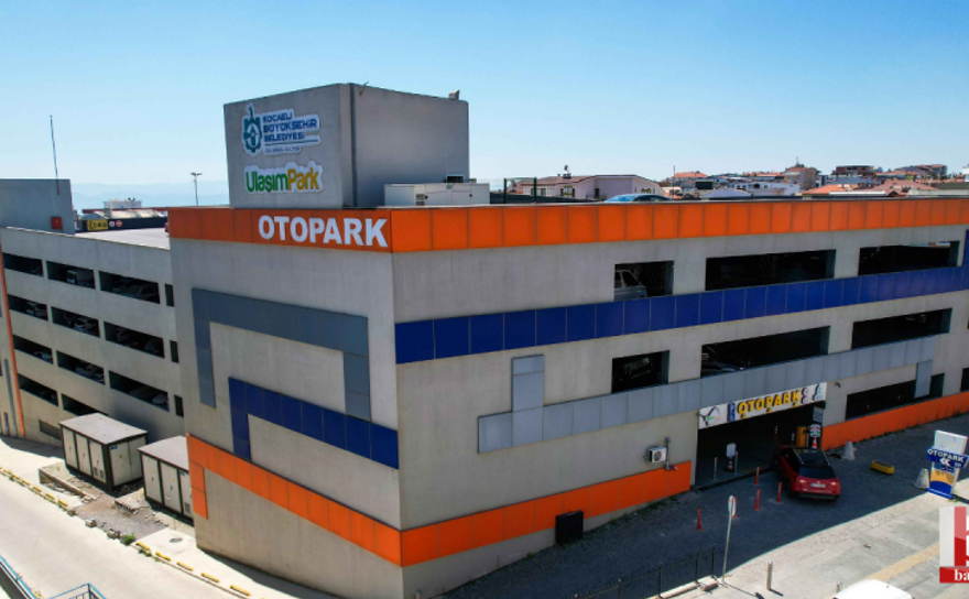 Büyükşehir otoparklarına kaç araç giriş-çıkış yaptı?