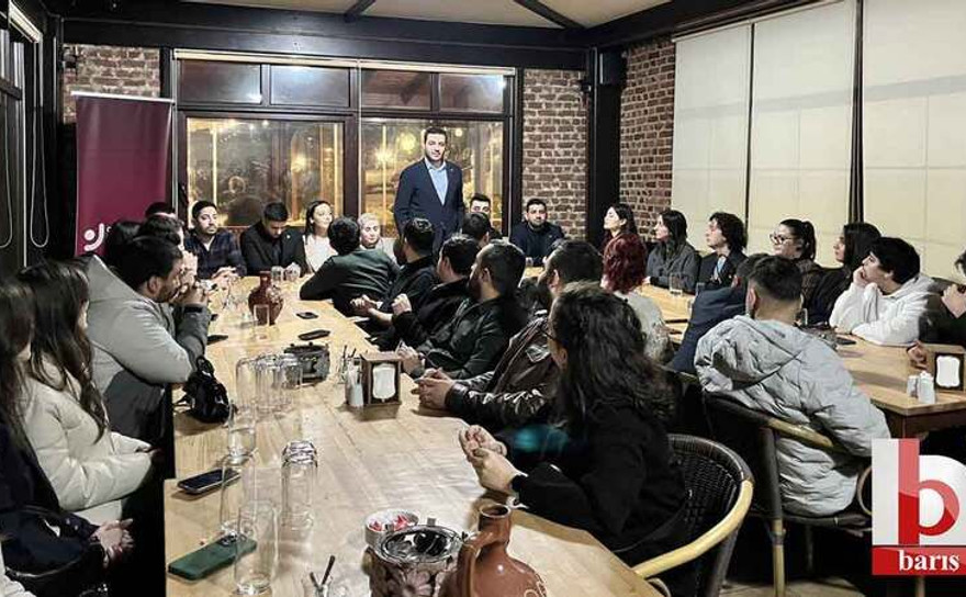 CHP’de gençlerin Genel Başkanı Başiskele’de gençlerle buluştu