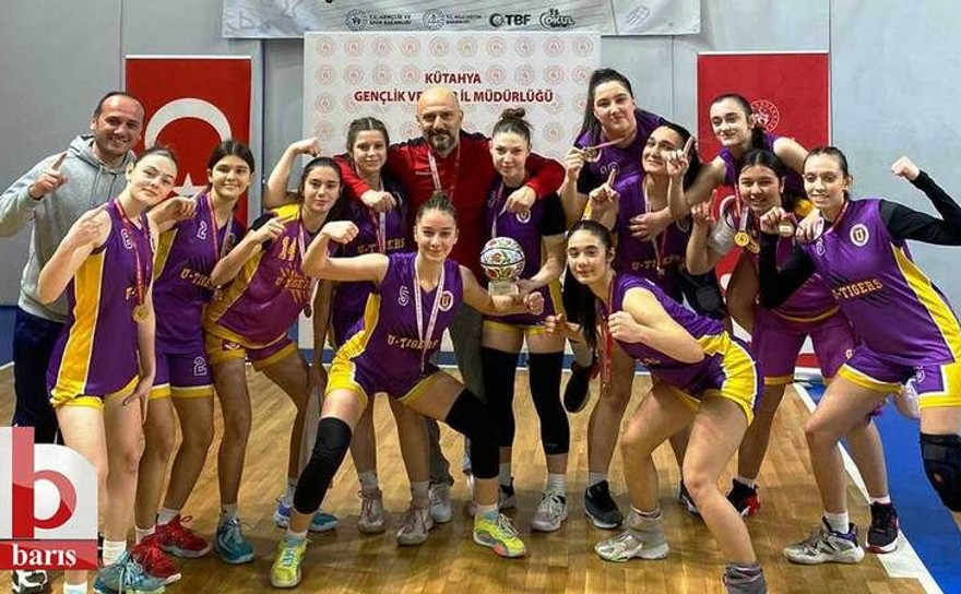 İzmitli basketbolcular Türkiye finallerinde