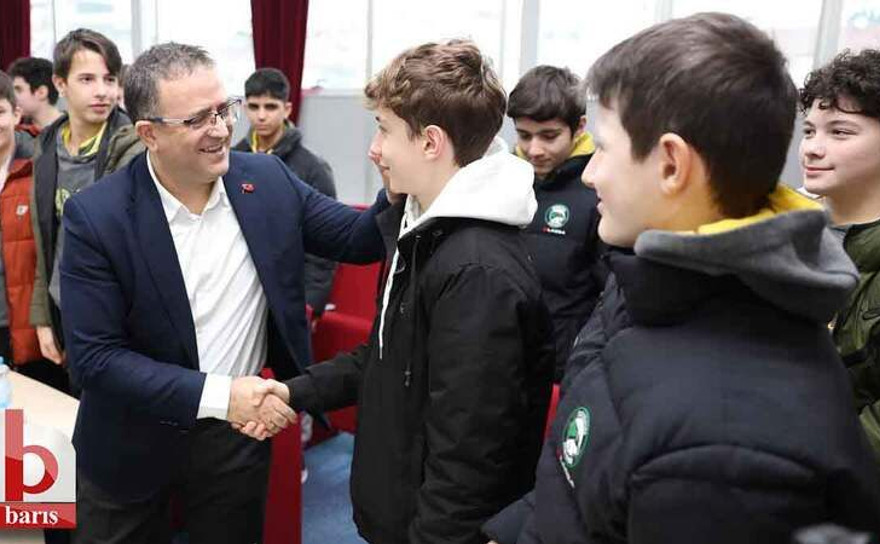 Başkan Gökçe şampiyonları ağırladı
