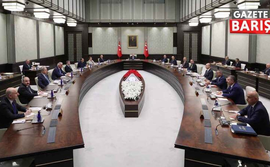 Kritik kabine toplantısı: Bakanlar değişecek mi?