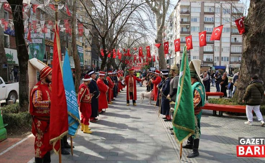 Kocaeli Büyükşehir Mehter Takımı Ramazan coşkusunu mehter marşlarıyla yaşattı