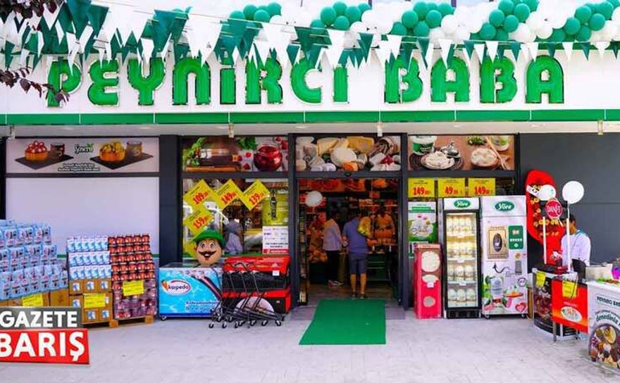 GTO Peynirci Baba’nın alışveriş kartlarını dağıtıyor