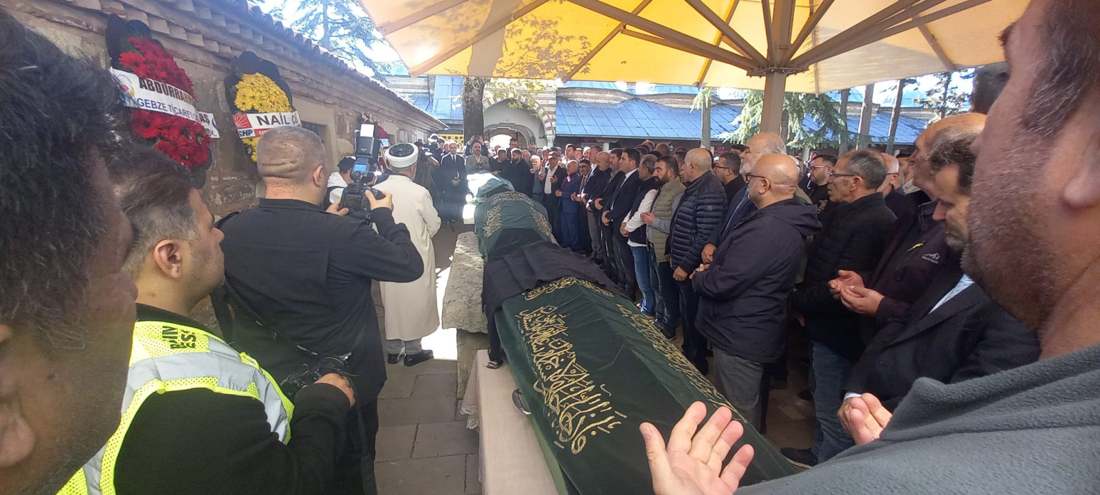 Talihsiz aileye son veda! Gebze'de cami avlusu doldu taştı