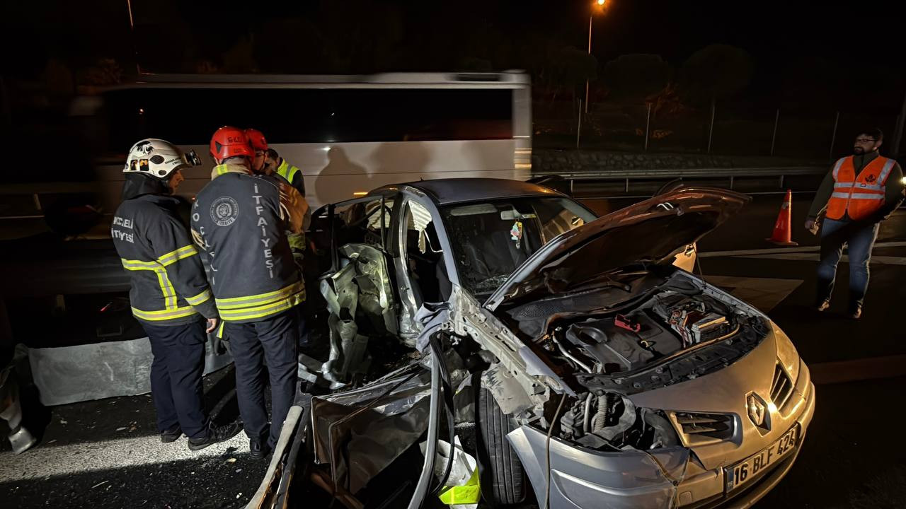 Kocaeli’de üç aracın karıştığı feci trafik kazası! 3'ü çocuk 6 yaralı