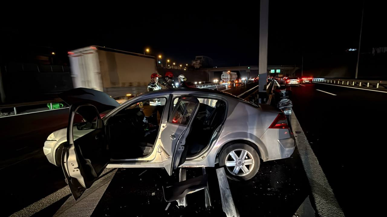 Kocaeli’de üç aracın karıştığı feci trafik kazası! 3'ü çocuk 6 yaralı