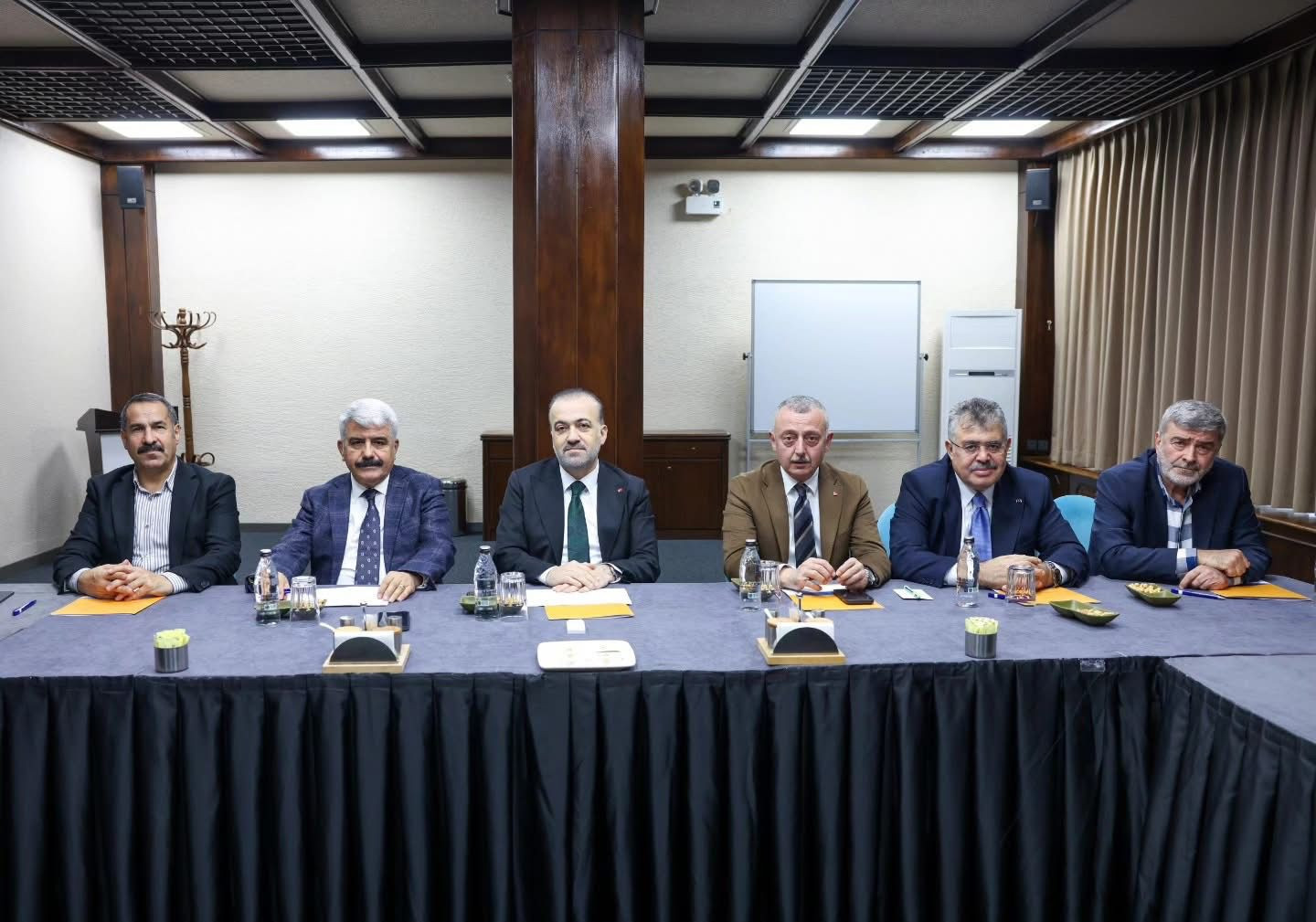 Üç ilçe belediye başkanı anlattı onlar dinledi