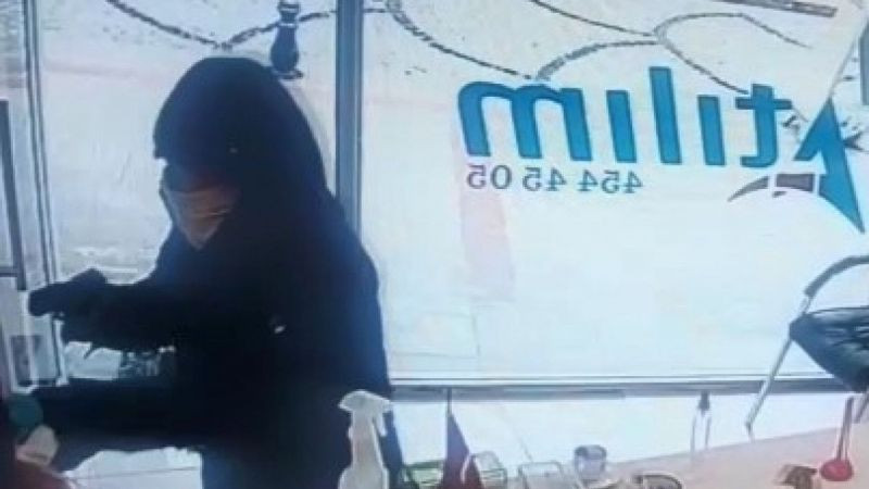 Silahlı soyguncu tutuklandı!