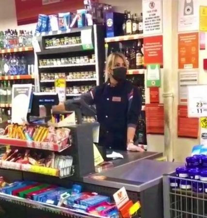 Migros işçileri o ilçede marketin kasalarını kilitledi