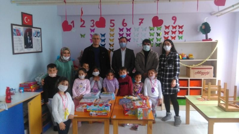 Şahinkayalar’ dan okul öncesi öğrencilerine destek devam ediyor