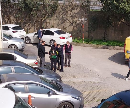 Adliyede makasla araçlara zarar veren şüpheli yakalandı