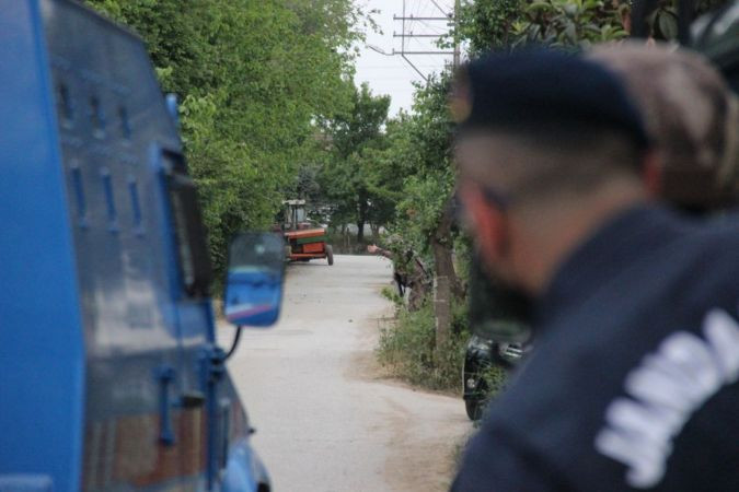 Rehine krizi sürüyor: 1 ölü, 8 yaralı