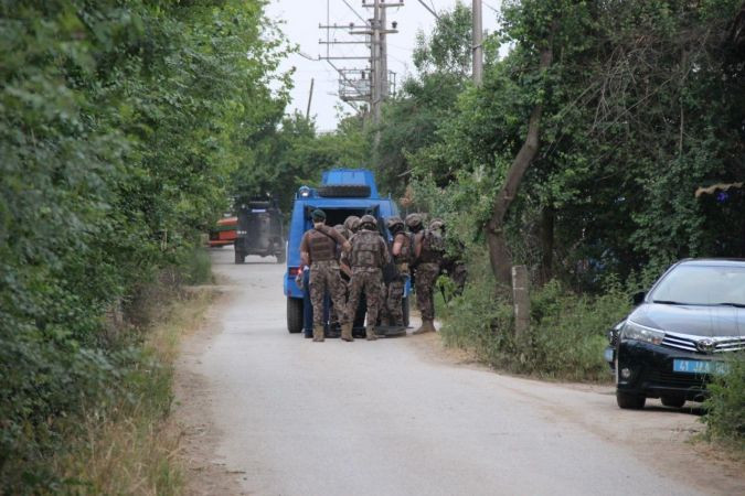 Rehine krizi sürüyor: 1 ölü, 8 yaralı