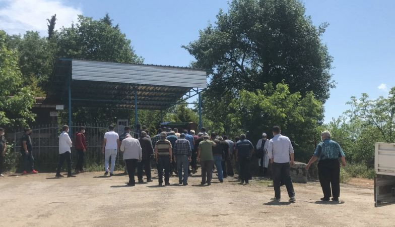 Oğlu tarafından öldürülen baba toprağa verildi
