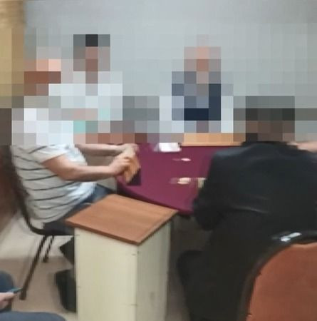Kahvehanede okey partisinde yakalandılar!