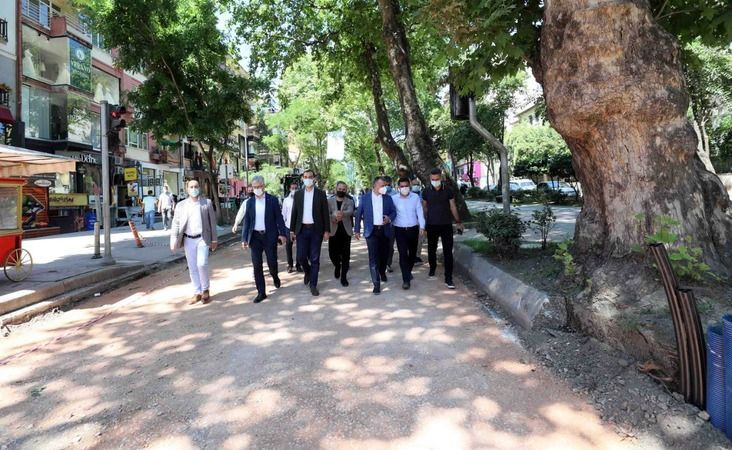 Büyükakın, İzmit sokaklarında vatandaşlarla buluştu