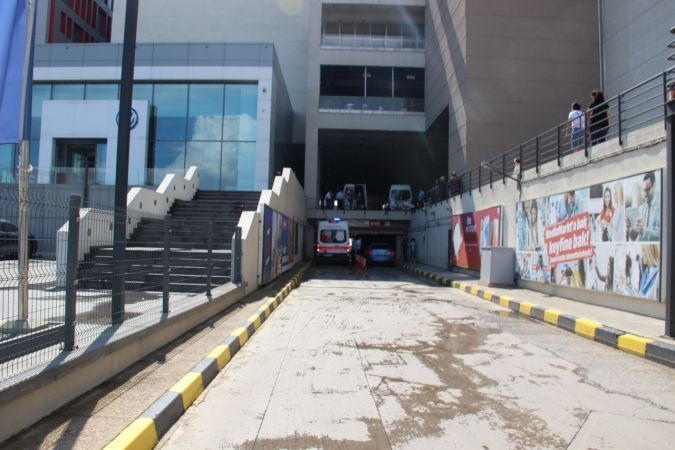 AVM terasından ölüme atlayan genç kız hayatını kaybetti