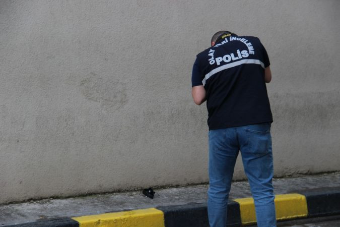 AVM terasından ölüme atlayan genç kız hayatını kaybetti