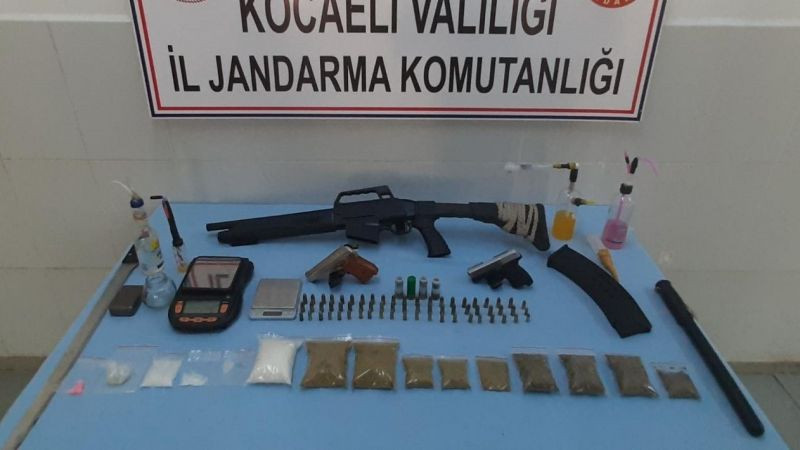 Jandarmadan uyuşturucu tacirlerine operasyon: 4 gözaltı