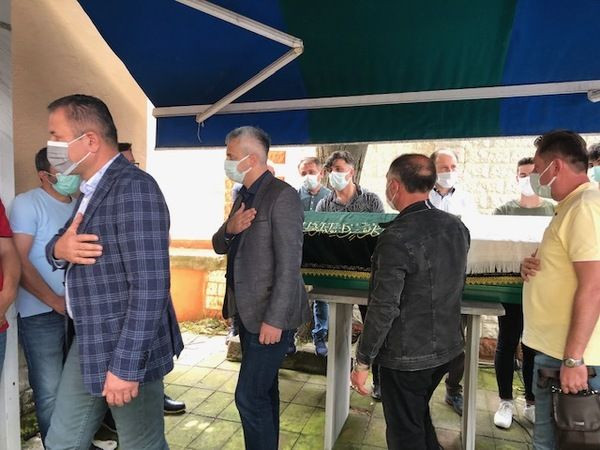 Üzülmez son yolculuğuna uğurlandı