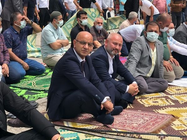 Üzülmez son yolculuğuna uğurlandı