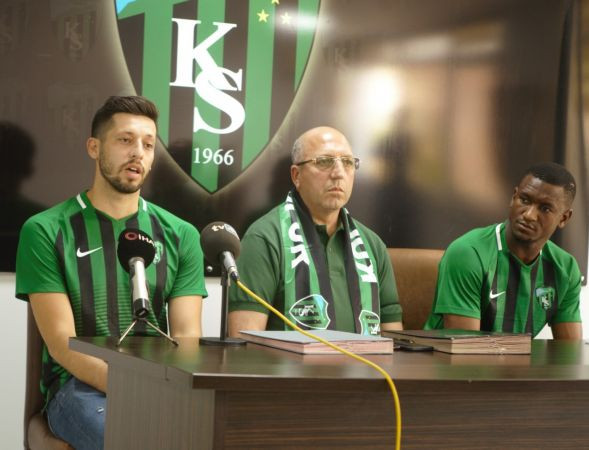 Kocaelispor, Yayıkcı ve Cisse ile sözleşme imzaladı