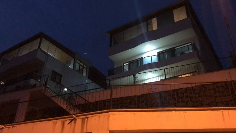Oğluyla uyurken öldürdüğü arkadaşını uyuşturucu satıcısı olmakla suçladı