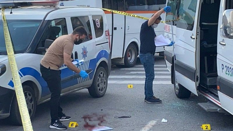 Kocaeli'de işçi servisine kurşun yağdırdı, çok sayıda yaralı var!