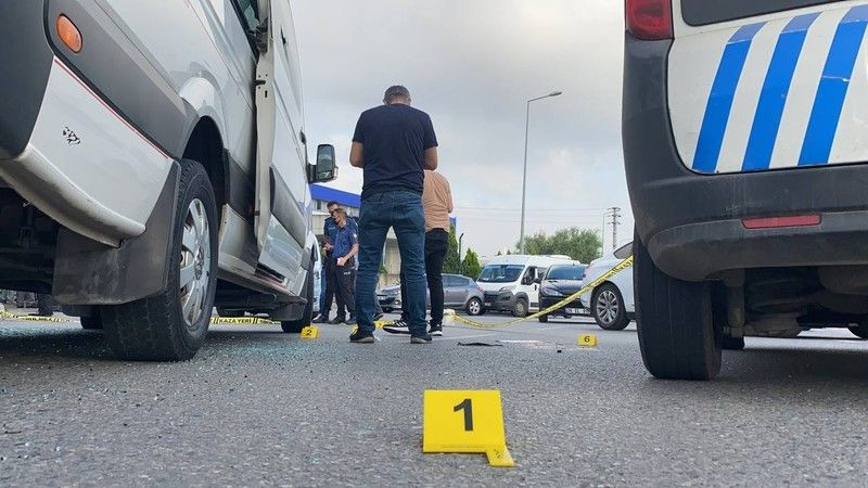Kocaeli'de işçi servisine kurşun yağdırdı, çok sayıda yaralı var!