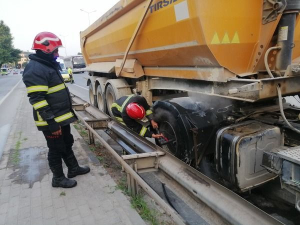 Bahçe hortumuyla yangına koştu!