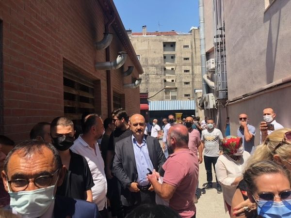 MHP’li Başkan kurban keserek göreve başladı “Ülkücü Başkan nasıl olur göstereceğim”