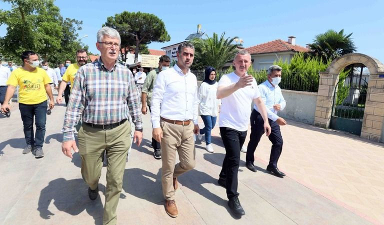 Büyükakın, Kerpe’de esnafı gezdi