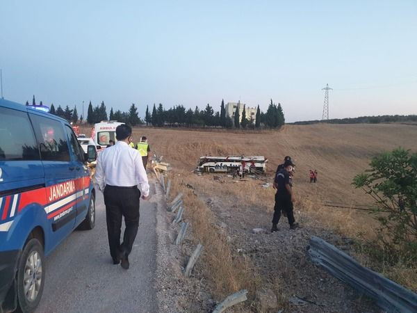 Efe Tur'a ait otobüs devrildi: 15 ölü, 17 yaralı